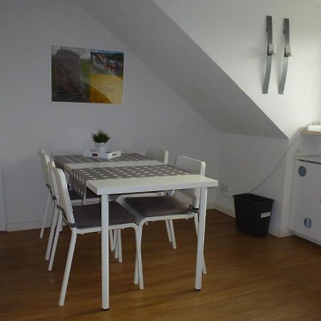 Ferienwohnung Am Runenstein 7 Busdorf ภายนอก รูปภาพ